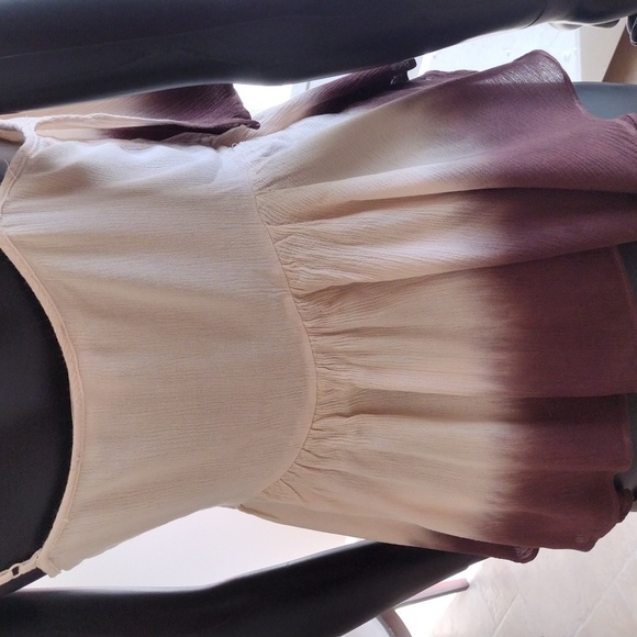 Fashion On Earth Woman M Two Tone with Ruffles Blouse Sleeveless Brown Beige - Picture 7 of 7